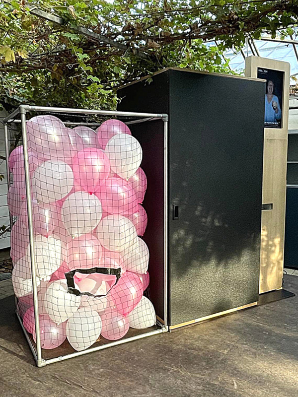 Notre animation photos, la PAF Box avec des ballons roses