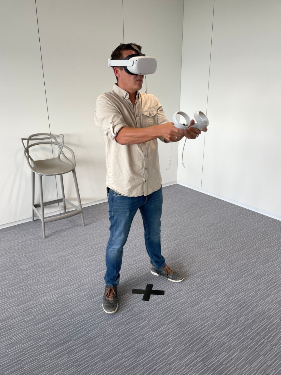 Photo de l'animation casque de réalité virtuelle chez Créagora à Namur.