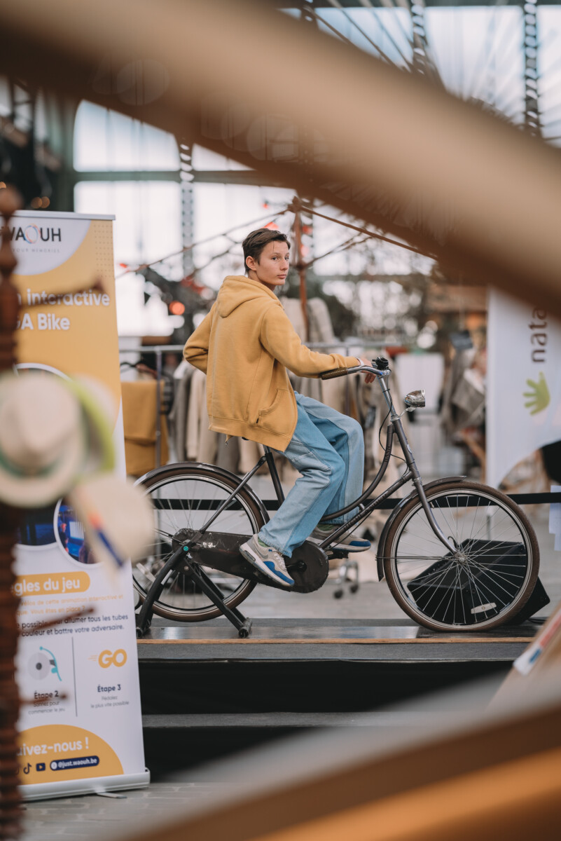 Animation vélo MEGA Bike pour l' Hope Festival dans la Gare Maritime de Tour&Taxi à Bruxelles.