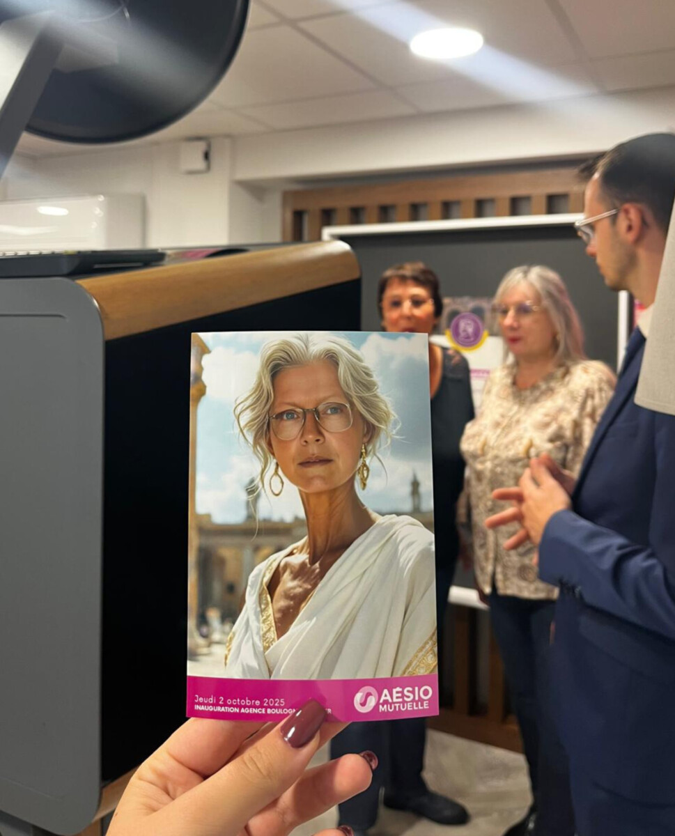 La Trendybox IA est un photobooth doté de la technologie intelligence artificielle IA.