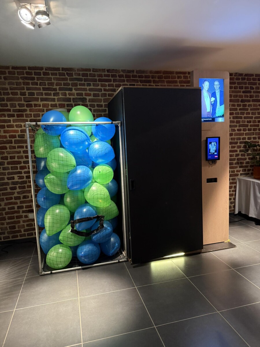 Animation Photobooth PAF Box pour la fête du personnel Santis & VP Pharma